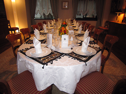 アンゴラ共和国大使館　大使閣下公邸での晩餐会　１２名様ご招待